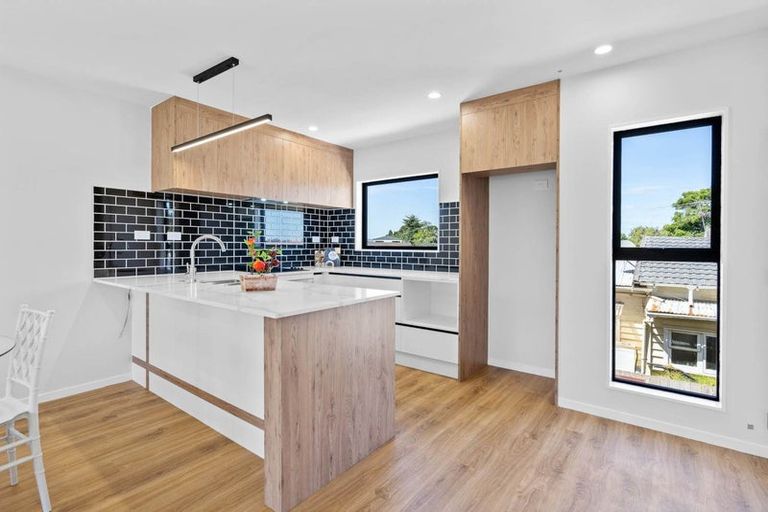 Photo of property in 2/43 Marr Road, Manurewa, Auckland, 2102