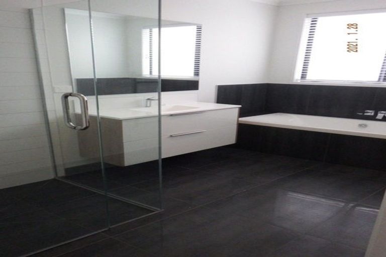 Photo of property in 62 Stace Hopper Drive, One Tree Point, 0118