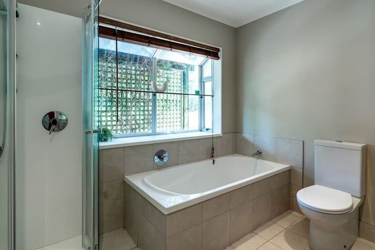 Photo of property in 103 Wirihana Road, Titirangi, Auckland, 0604