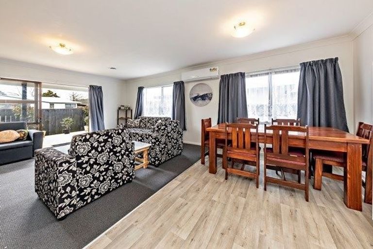 Photo of property in 2/174 Old Wairoa Road, Papakura, 2110