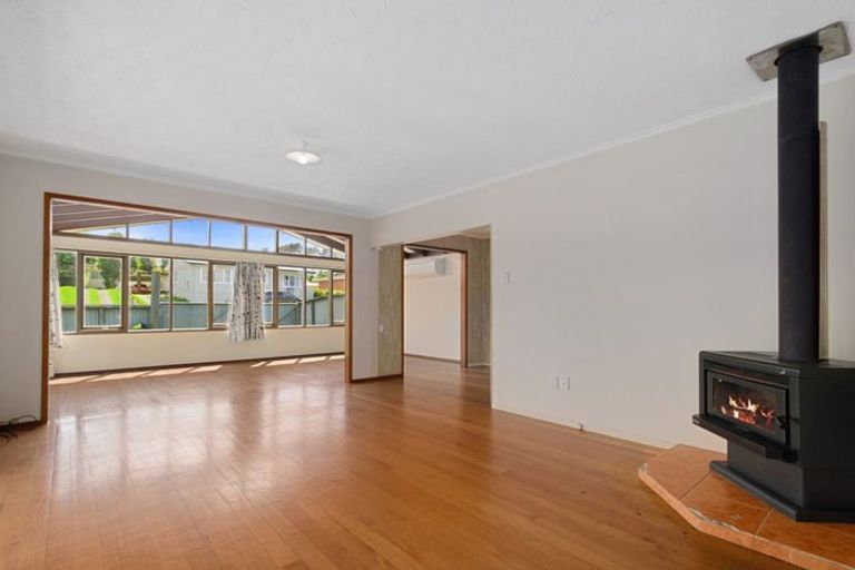 Photo of property in 8 Helleur Road, Massey, Auckland, 0614
