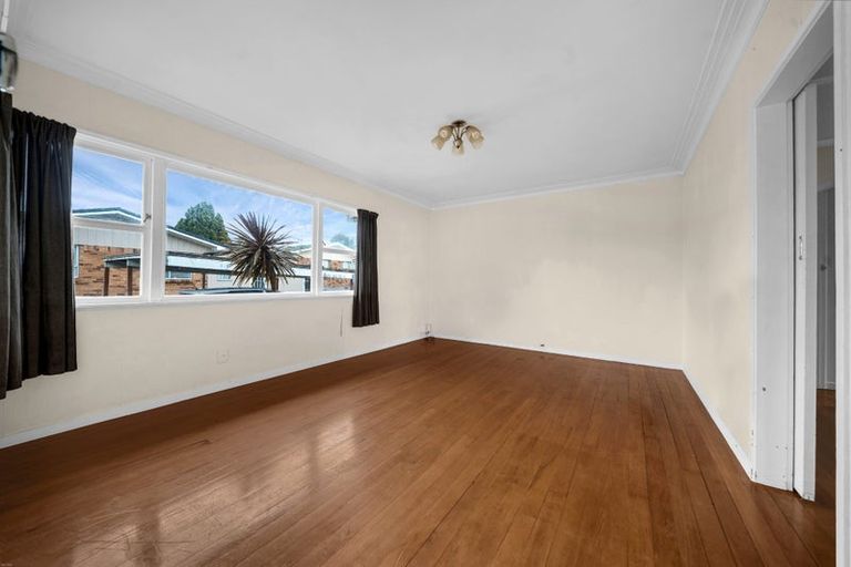 Photo of property in 2/62 Great South Road, Papakura, 2110