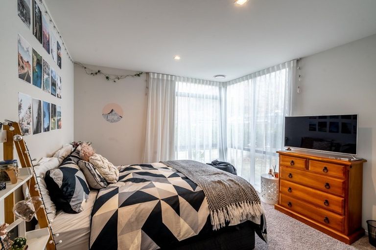 Photo of property in 4 Eden Close, Wanaka, 9305