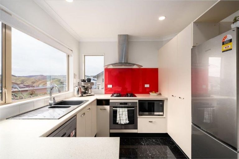 Photo of property in 50 Erlestoke Crescent, Churton Park, Wellington, 6037