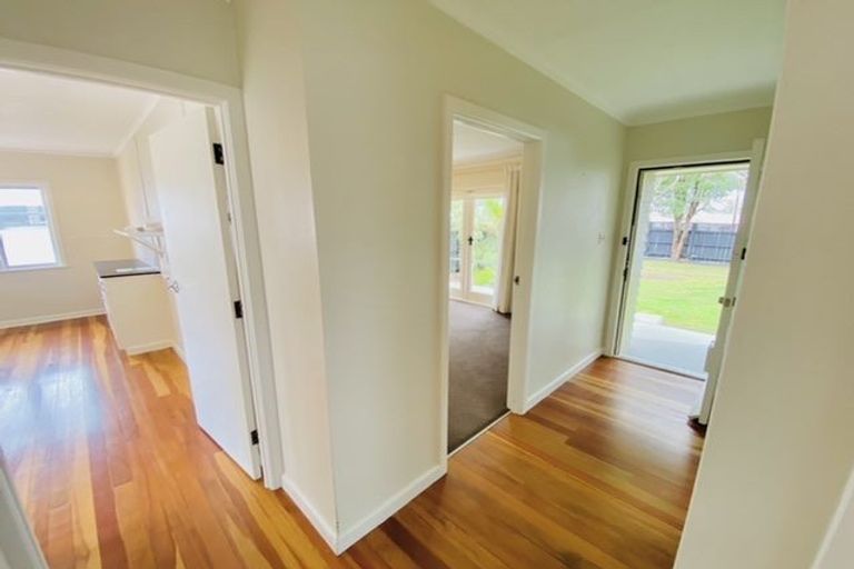 Photo of property in 11 Hikurangi Street, Te Atatu Peninsula, Auckland, 0610