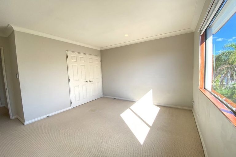 Photo of property in 15 Kaseng Place, East Tamaki Heights, Auckland, 2016