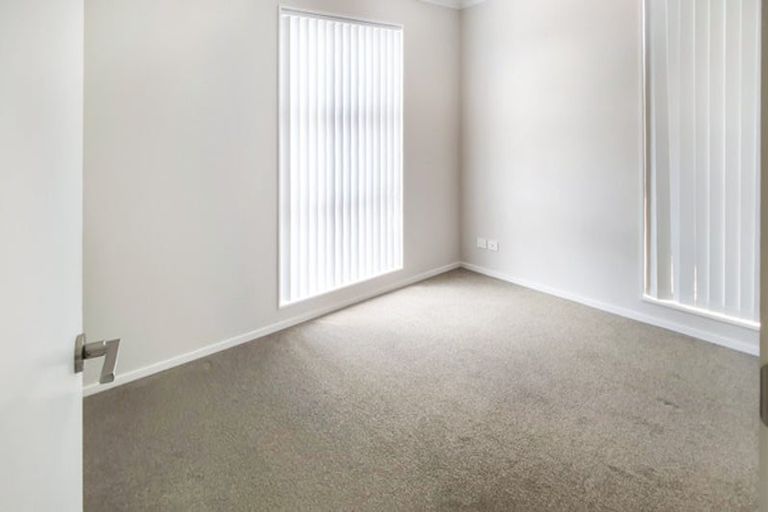 Photo of property in 18 Oioi Road, Hobsonville, Auckland, 0616