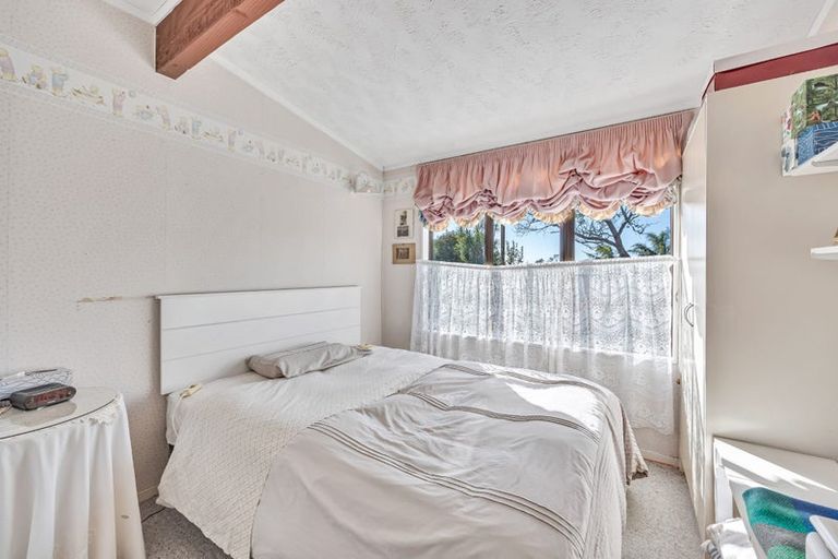 Photo of property in 7 Metric Place, Te Atatu South, Auckland, 0610