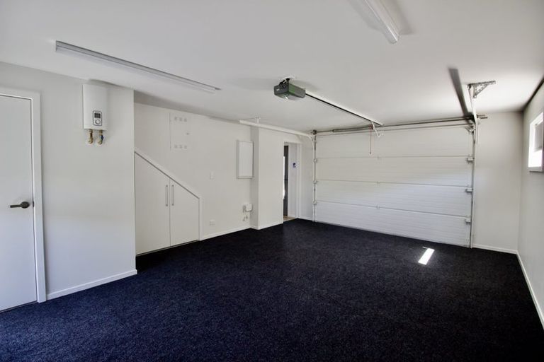 Photo of property in 7/94 Target Road, Totara Vale, Auckland, 0629