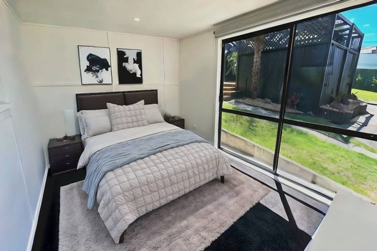 Photo of property in 3 Hartley Terrace, Massey, Auckland, 0614