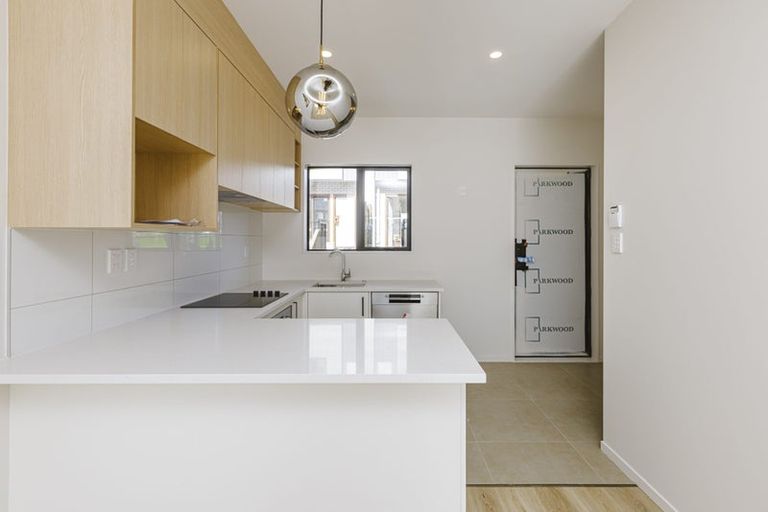 Photo of property in 57 Paetai Lane, Te Atatu Peninsula, 0610