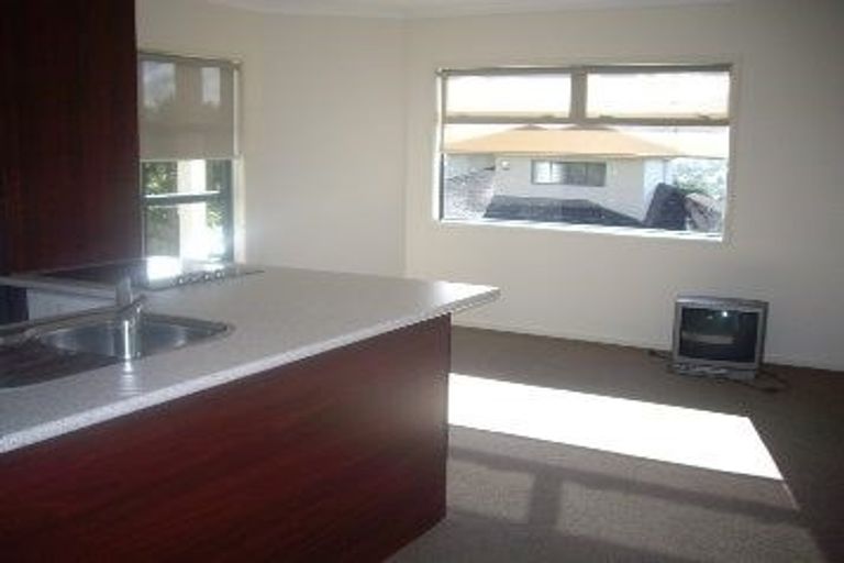Photo of property in 16 Glenreagh Place, Torbay, Auckland, 0630