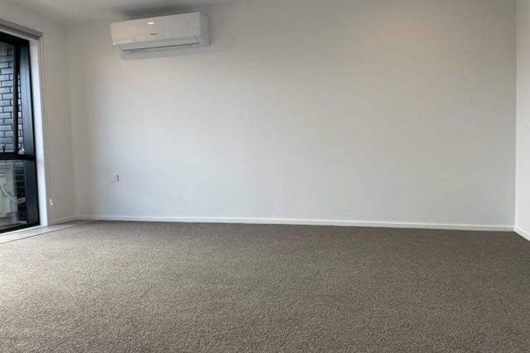 Photo of property in 108/28c Eileen Newey Place, Henderson, Auckland, 0612