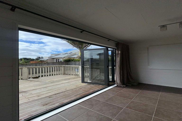 Photo of property in 4 Rotoma Rise, Clover Park, Auckland, 2019