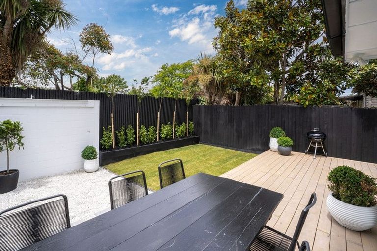 Photo of property in 18 Dover Street, St Albans, Christchurch, 8014