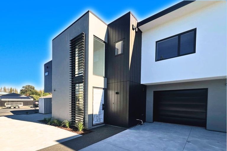 Photo of property in 2/34 Vagues Road, Northcote, Christchurch, 8052