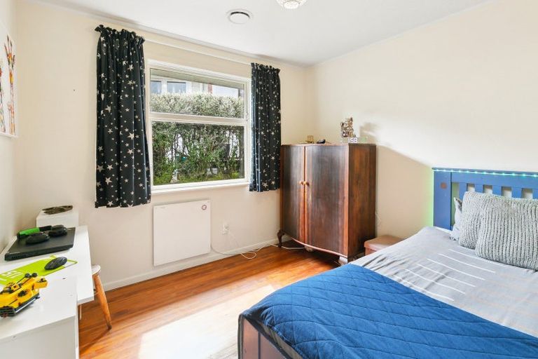 Photo of property in 36 Lynda Avenue, Paparangi, Wellington, 6037