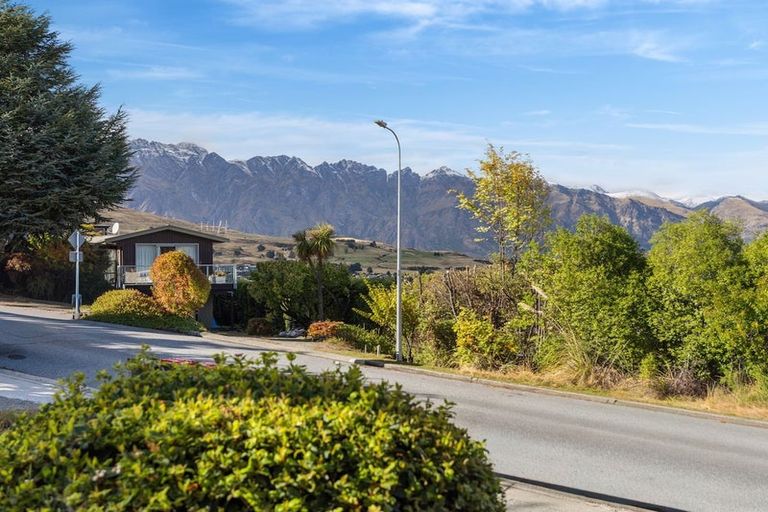 Photo of property in 18 Panorama Terrace, Queenstown, 9300