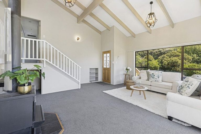 Photo of property in 45 Albatross Close, Whitby, Porirua, 5024