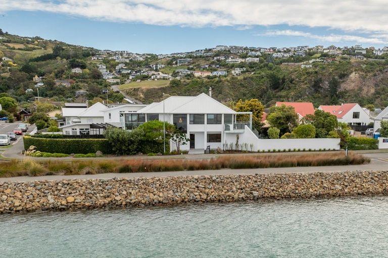 Photo of property in 11 Beachville Road, Redcliffs, Christchurch, 8081