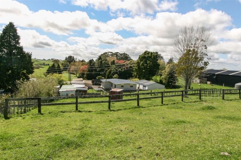Photo of property in 46 Tarata Road, Inglewood, 4387