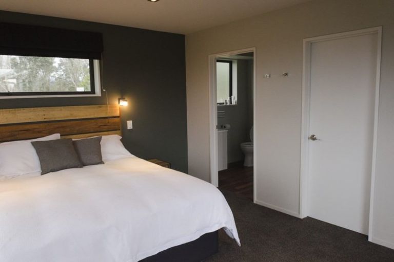 Photo of property in 22 Snodgrass Road, Westport, 7892