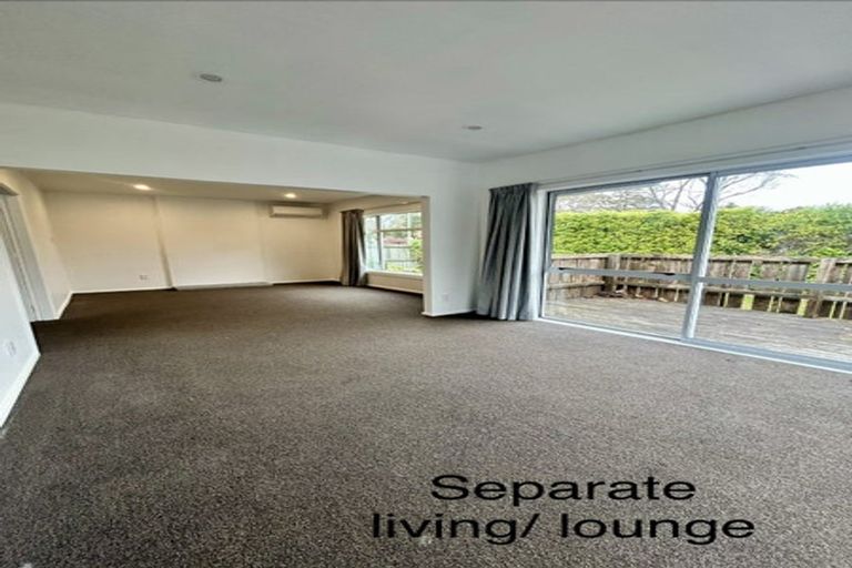 Photo of property in 316 Memorial Avenue, Burnside, Christchurch, 8053