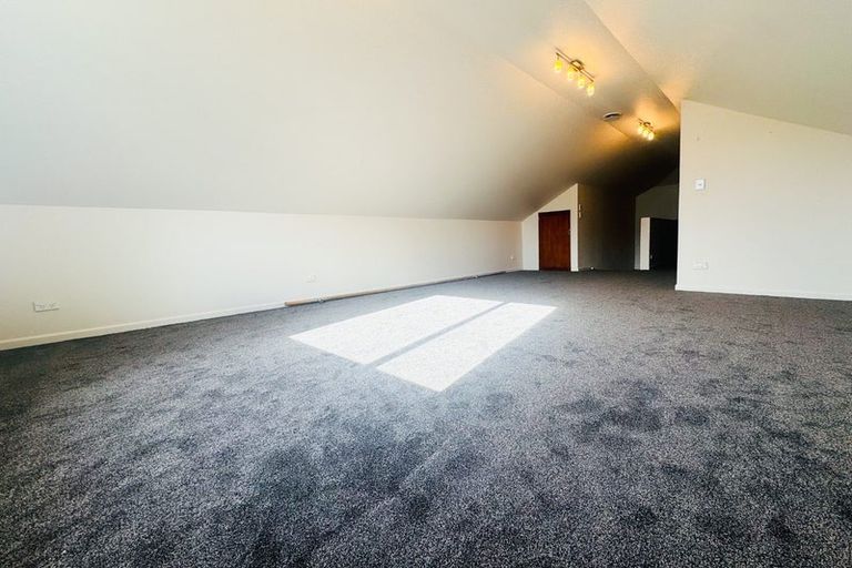 Photo of property in 55 Dunedin Street, Redwood, Christchurch, 8051
