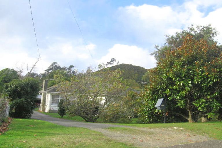 Photo of property in 135 Hine Road, Wainuiomata, Lower Hutt, 5014