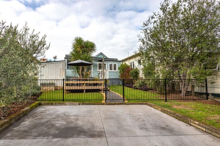 Photo of property in 137 Karaka Road, Thames, 3500
