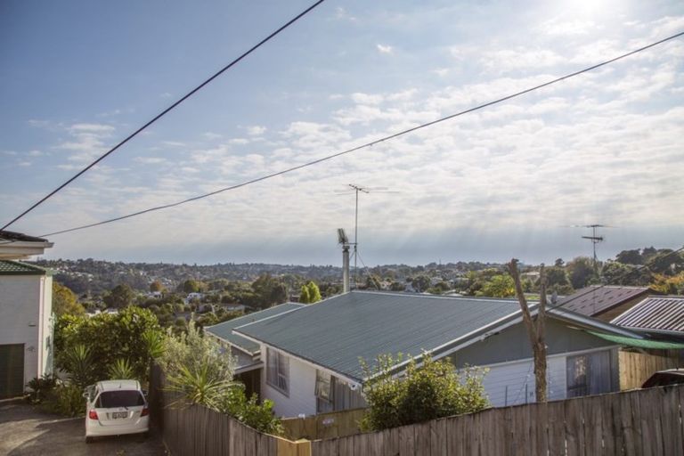 Photo of property in 1/31a Seaview Road, Glenfield, Auckland, 0629