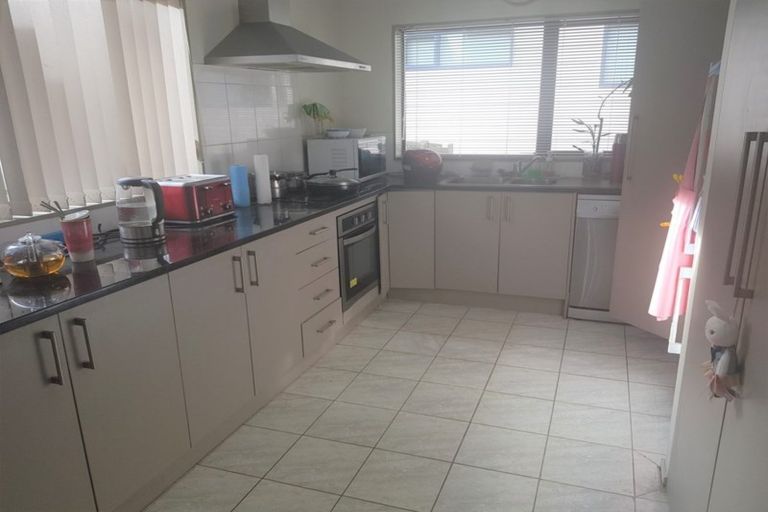 Photo of property in 55a Simpson Road, Ranui, Auckland, 0612