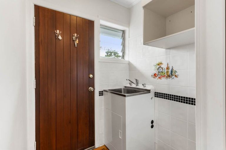 Photo of property in 1/118 Lake Road, Belmont, Auckland, 0622