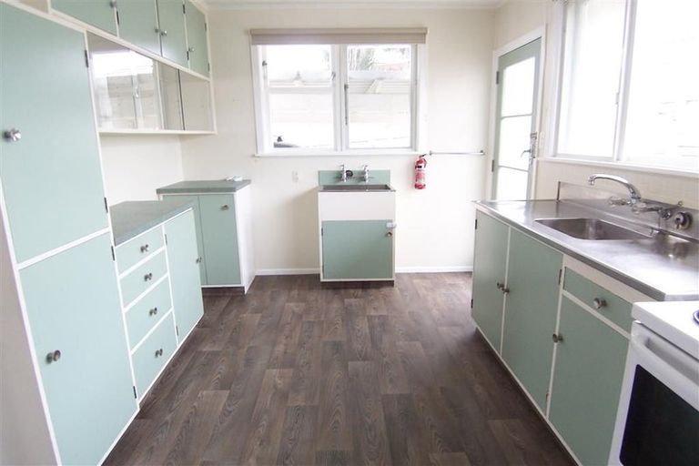 Photo of property in 10 Anthony Grove, Paraparaumu Beach, Paraparaumu, 5032