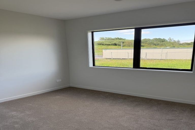 Photo of property in 23 Awhi Lane, Massey, 0614