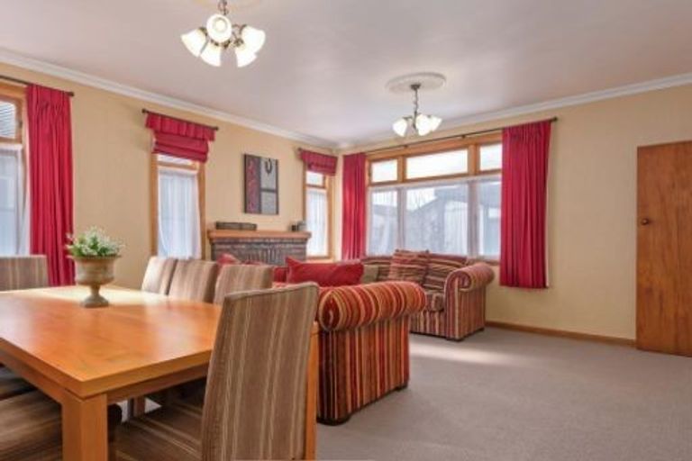 Photo of property in 10 Jensen Street, Hokowhitu, Palmerston North, 4410
