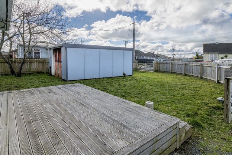 Photo of property in 18 Miro Street, Levin, 5510