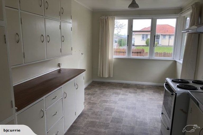 Photo of property in 6 Rochester Street, Awapuni, Palmerston North, 4412