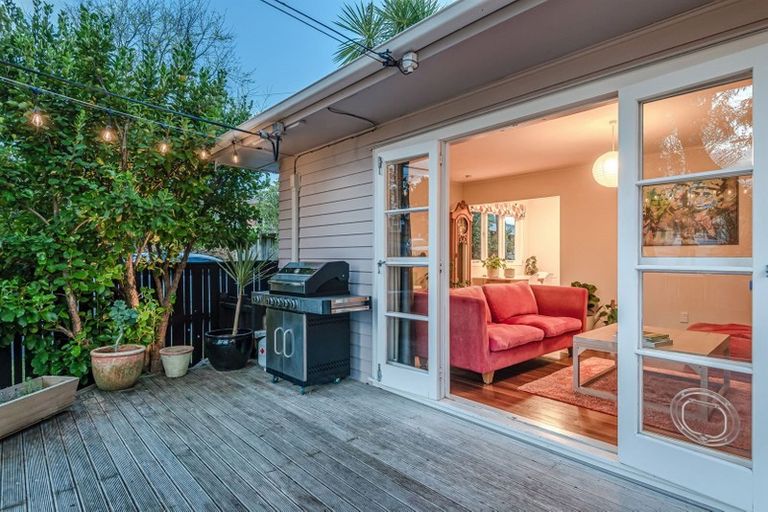Photo of property in 18 Poto Street, Te Atatu South, Auckland, 0610