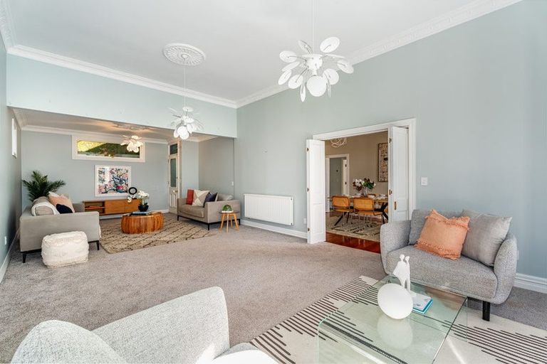 Photo of property in 50 Garden Road, Northland, Wellington, 6012