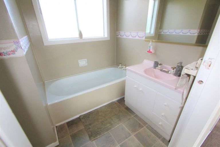 Photo of property in 17 Fergusson Street, Tokoroa, 3420