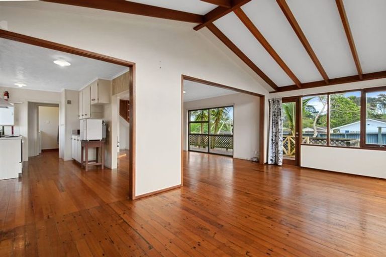 Photo of property in 8 Helleur Road, Massey, Auckland, 0614