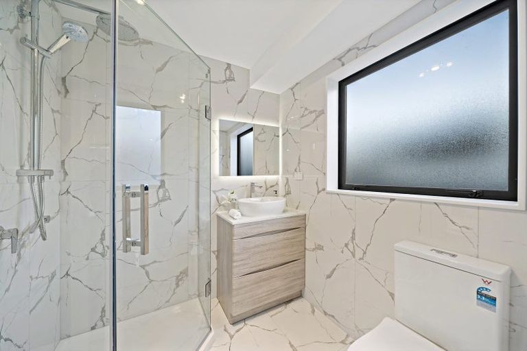 Photo of property in 11 Tawapou Close, Massey, 0614