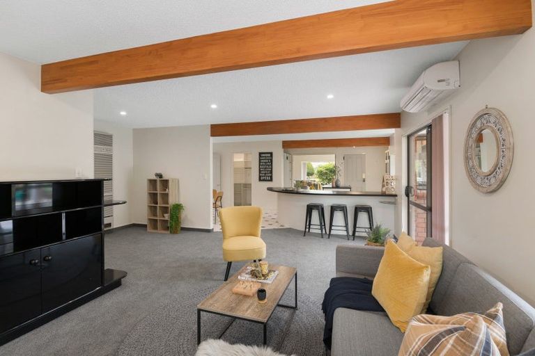 Photo of property in 17 Easton Way, Levin, 5510