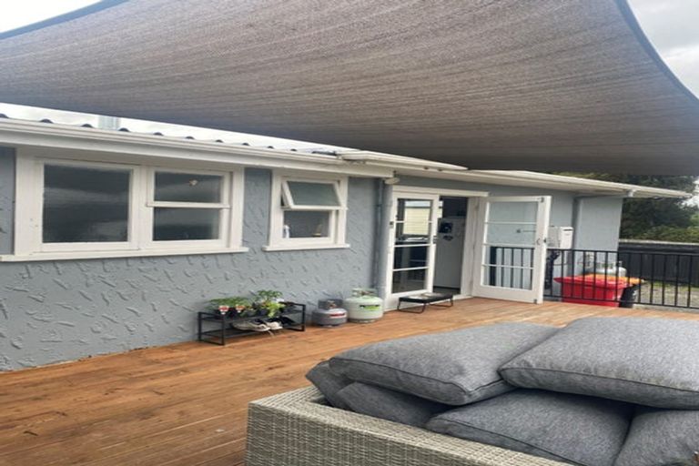 Photo of property in 14 Lewis Place, Highbury, Palmerston North, 4412