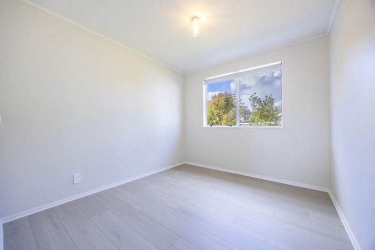 Photo of property in 1/50 Borich Road, Sunnyvale, Auckland, 0612