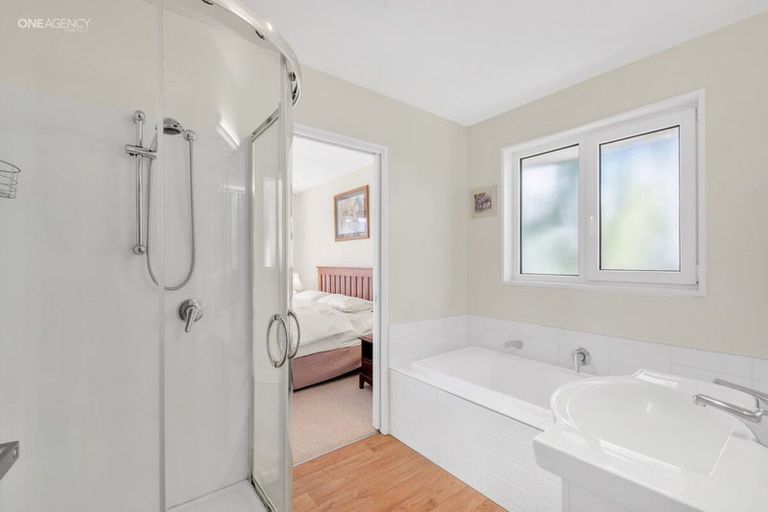 Photo of property in 4 Stonebridge Lane, Oxford, 7430