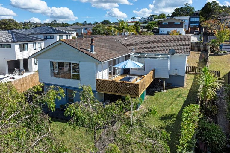Photo of property in 38 John Downs Drive, Browns Bay, Auckland, 0630