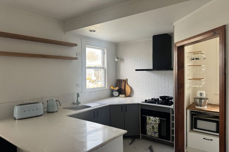 Photo of property in 16 Saint Winifreds Avenue, Hamilton East, Hamilton, 3216
