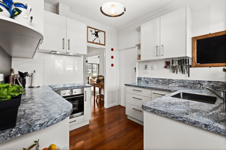 Photo of property in 4 Higgins Street, Marewa, Napier, 4110